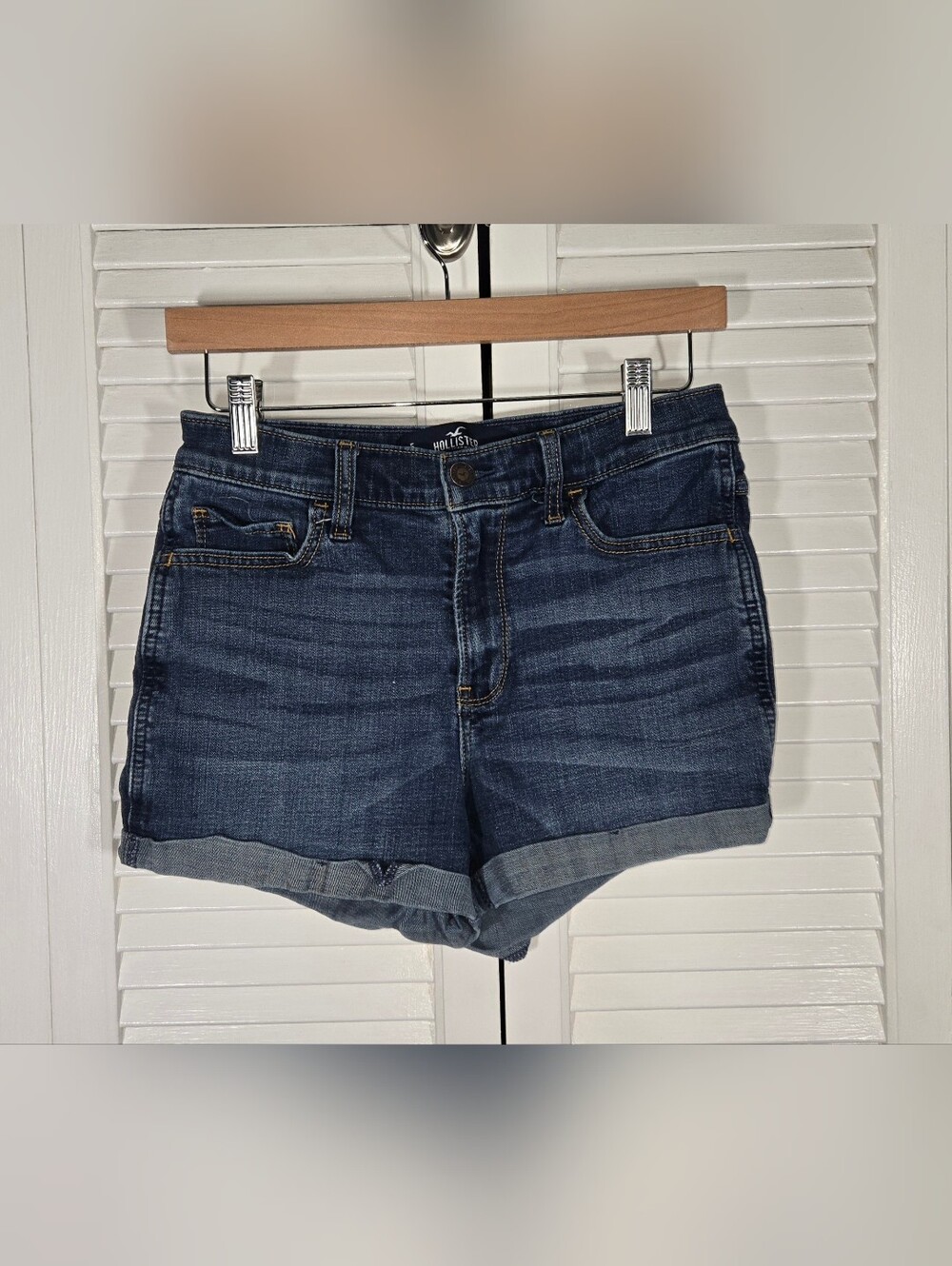 Hollister High Rise Short 3 Inch Medium Indigo Stretch Rolled Cuff Hems Sz 27